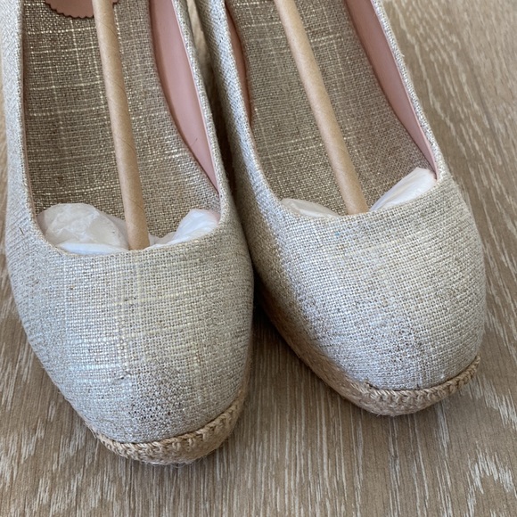 J Crew gold Cream metallic espadrilles! Size 7!! New! Never worn!
